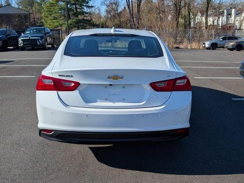 Summit White 2024 Chevrolet Malibu LT