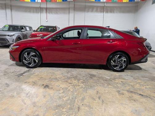 2025 Hyundai ELANTRA SEL Sport