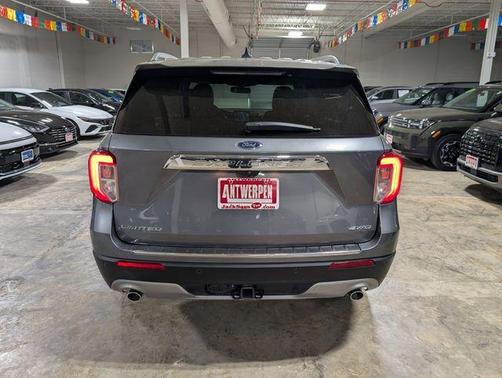 Gray Metallic 2022 Ford Explorer Limited