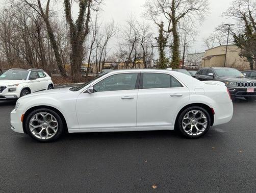 2017 Chrysler 300C Platinum
