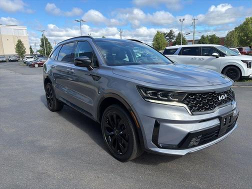 Everlasting Silver 2023 Kia Sorento SX