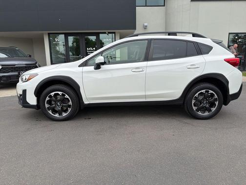 Crystal White Pearl 2023 Subaru Crosstrek Premium