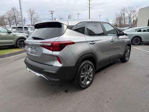 Steel Gray 2022 Kia Seltos LX