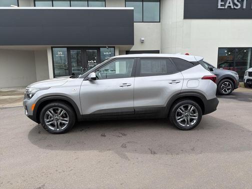 Steel Gray 2022 Kia Seltos LX