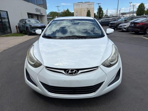 Quartz White Pearl 2016 Hyundai ELANTRA SE