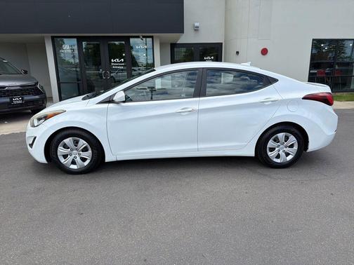 Quartz White Pearl 2016 Hyundai ELANTRA SE