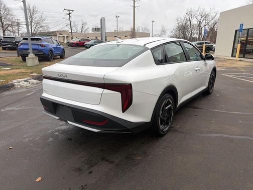 2025 Kia K4 EX