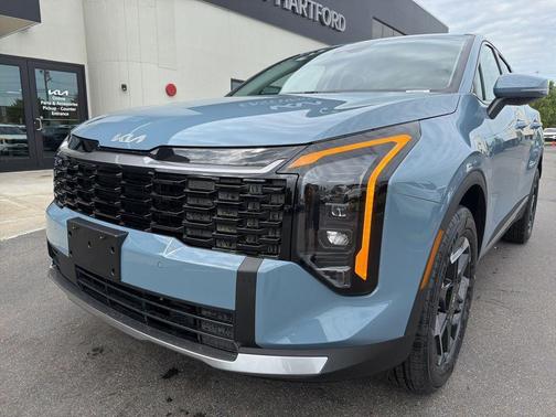 Heritage Blue 2026 Kia Sportage Hybrid S