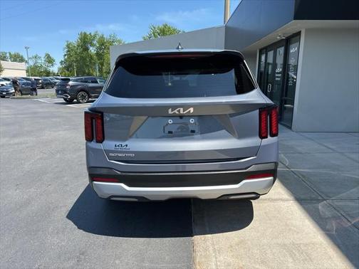 2025 Kia Sorento LX