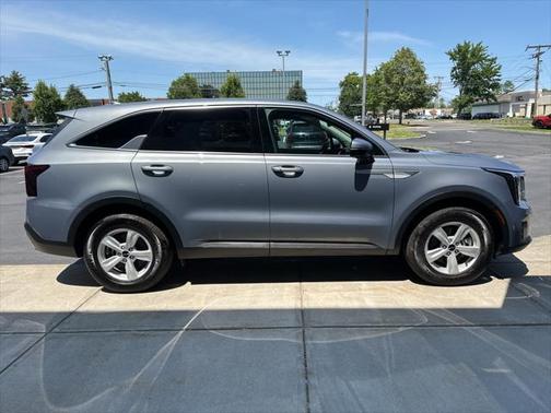 2025 Kia Sorento LX