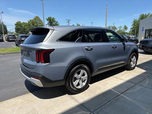 2025 Kia Sorento LX