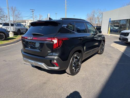 Fusion Orange 2025 Kia Seltos EX