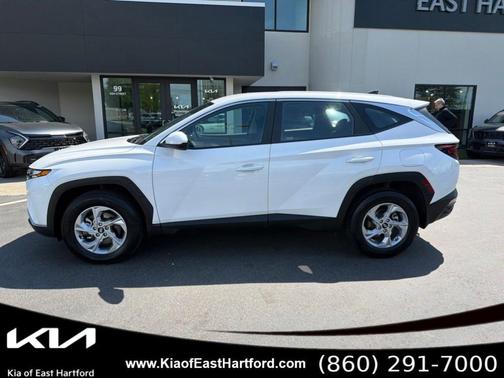 White Pearl 2024 Hyundai TUCSON SE