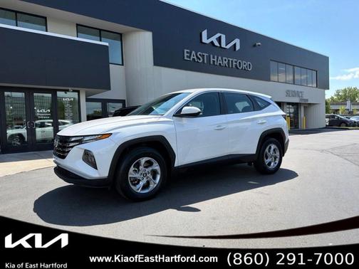 White Pearl 2024 Hyundai TUCSON SE