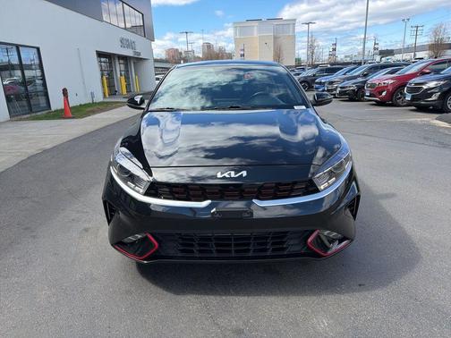 Aurora Black Pearl 2023 Kia Forte GT-Line