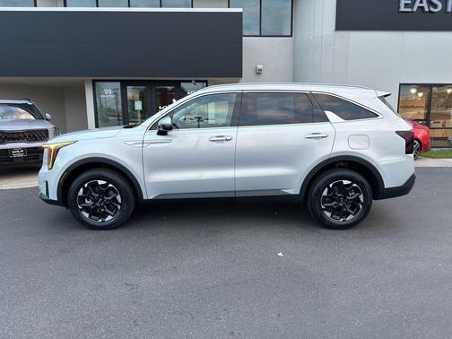 Ivory Silver 2026 Kia Sorento S
