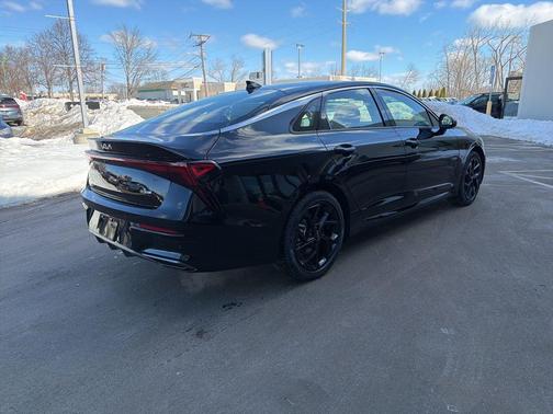 Aurora Black Pearl 2026 Kia K5 GT-Line