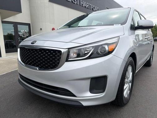 Silky Silver 2018 Kia Sedona L