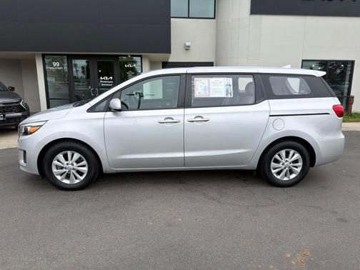 Silky Silver 2018 Kia Sedona L