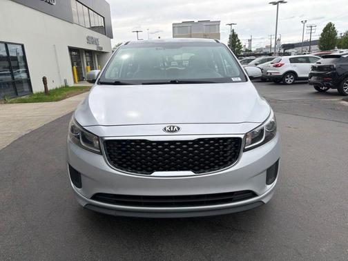 Silky Silver 2018 Kia Sedona L