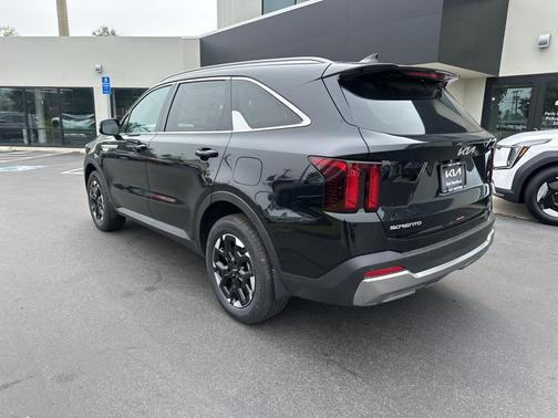 2025 Kia Sorento S