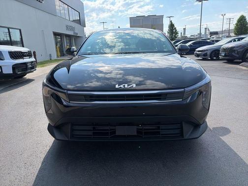Aurora Black Pearl 2025 Kia K4