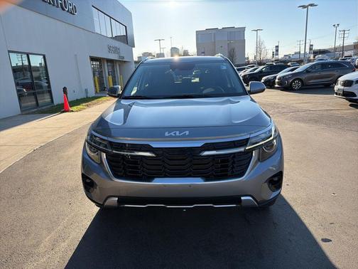 Steel Gray 2024 Kia Seltos S