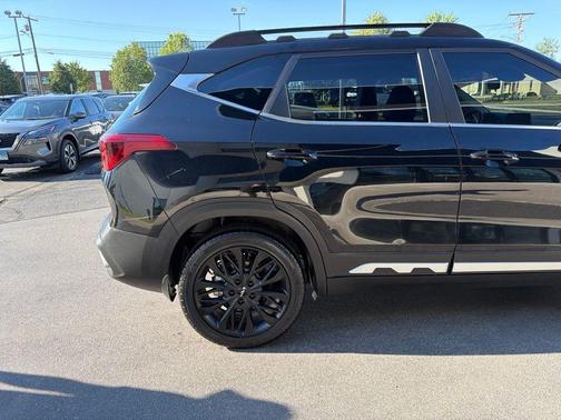 Cherry Black 2022 Kia Seltos Nightfall