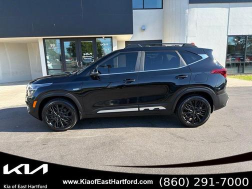 Cherry Black 2022 Kia Seltos Nightfall