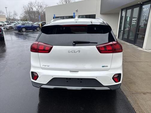 2022 Kia Niro LXS