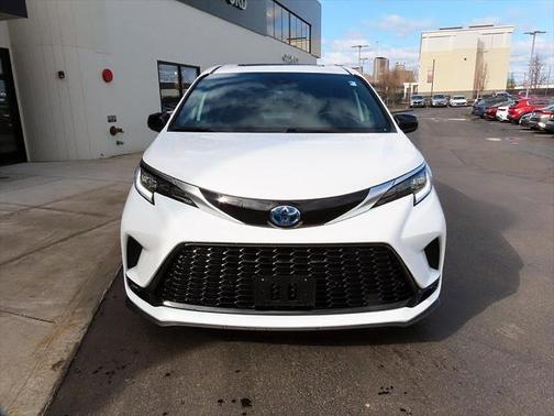 2024 Toyota Sienna XSE 7 Passenger