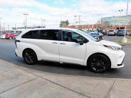 2024 Toyota Sienna XSE 7 Passenger