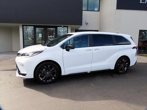 2024 Toyota Sienna XSE 7 Passenger