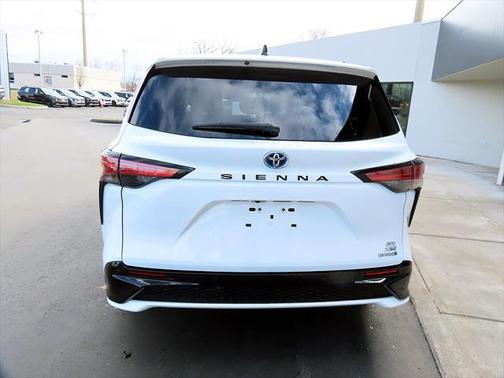 2024 Toyota Sienna XSE 7 Passenger