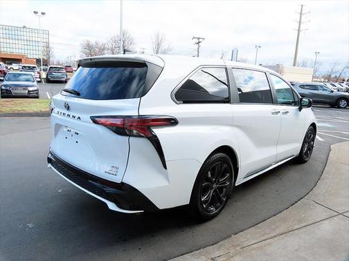 2024 Toyota Sienna XSE 7 Passenger
