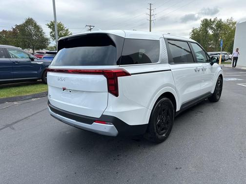 2026 Kia Carnival LX