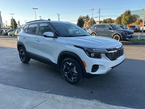 Snow White Pearl 2026 Kia Seltos S