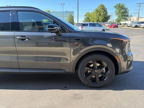 Gray 2026 Kia Sorento Hybrid X-LINE SX PRESTIGE