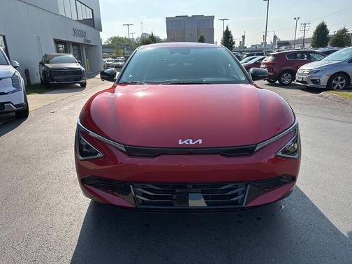 2025 Kia EV6 Wind