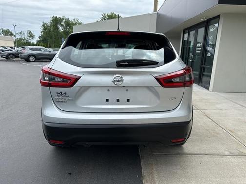 2022 Nissan Rogue Sport S