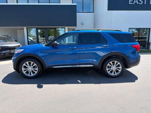 Blue Metallic 2020 Ford Explorer XLT