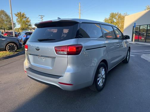 2015 Kia Sedona L