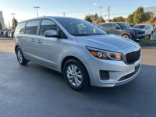 2015 Kia Sedona L