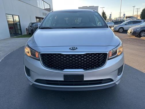 2015 Kia Sedona L