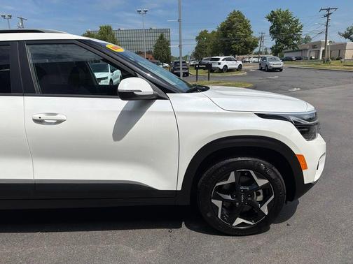 Snow White Pearl 2026 Kia Seltos S