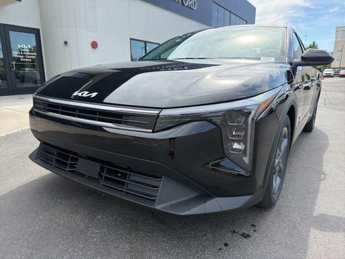 Black 2026 Kia K4 LXS