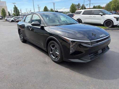 Black 2026 Kia K4 LXS