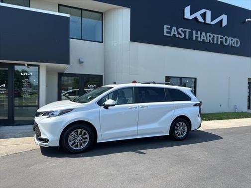 2025 Toyota Sienna XLE 7 Passenger