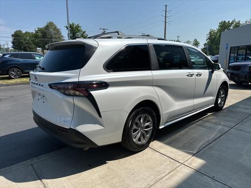 2025 Toyota Sienna XLE 7 Passenger