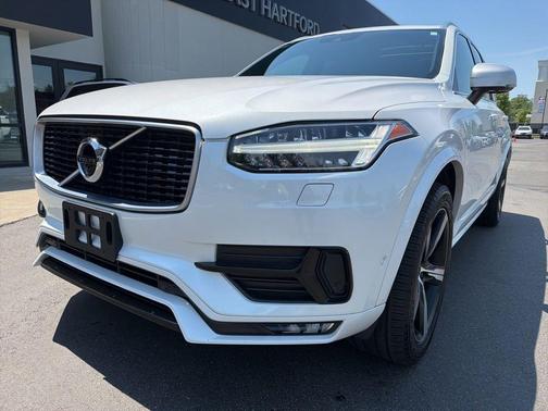 Crystal White Pearl 2019 Volvo XC90 T6 R-Design